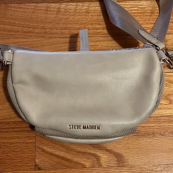 Steve Madden crossbody - Picture 10 of 12
